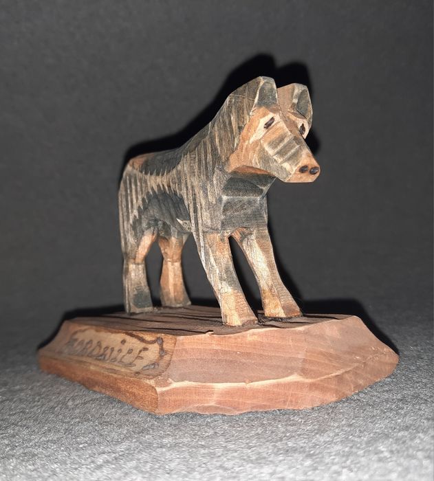 Wilk pies z drewna drewniany wilk zwierzę figurka rzeźba