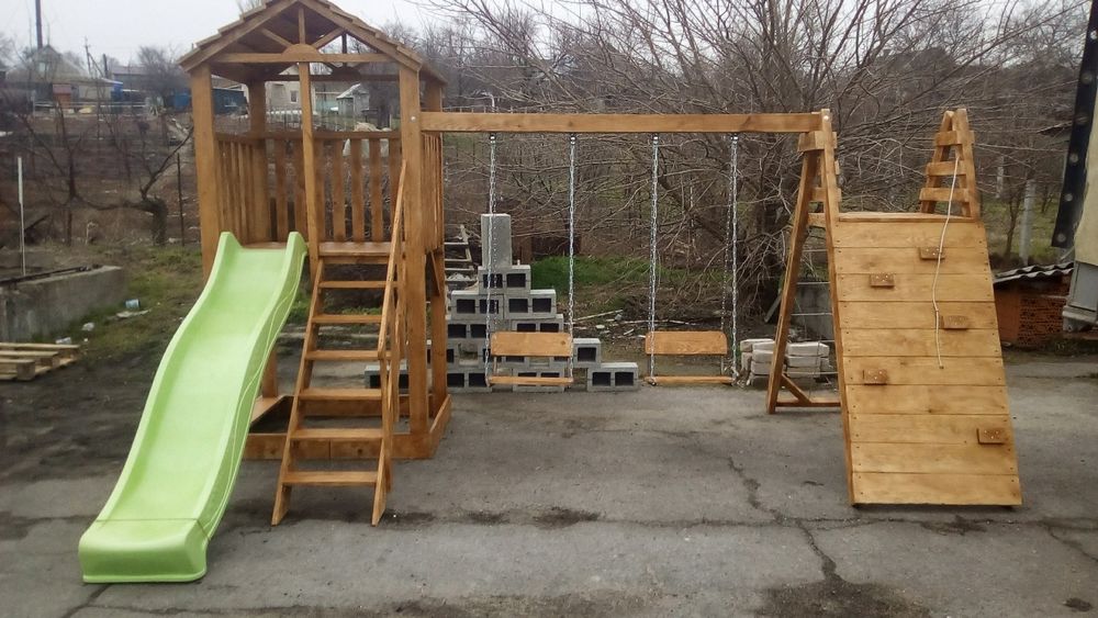 Продам дерев'яний дитячий майданчик. Ціна 26000грн