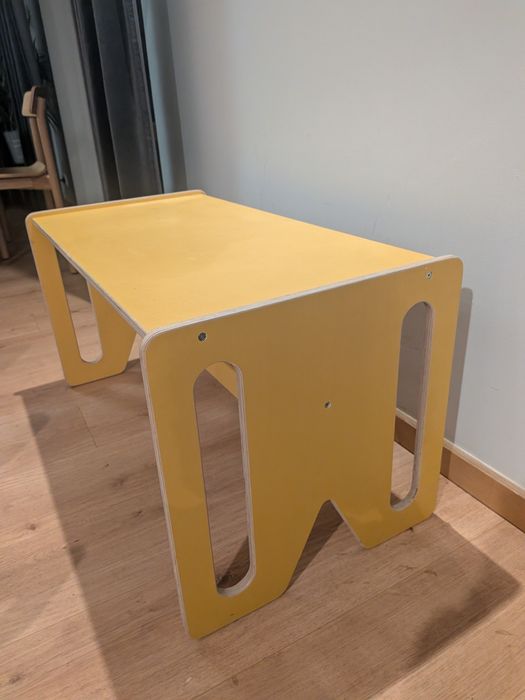 Zestaw drewnianych mebli modułowych Smating - stolik i 2 krzesła