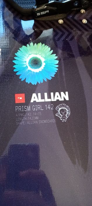 Deska snowboardowa Allian z wiązaniami, butami i torbą