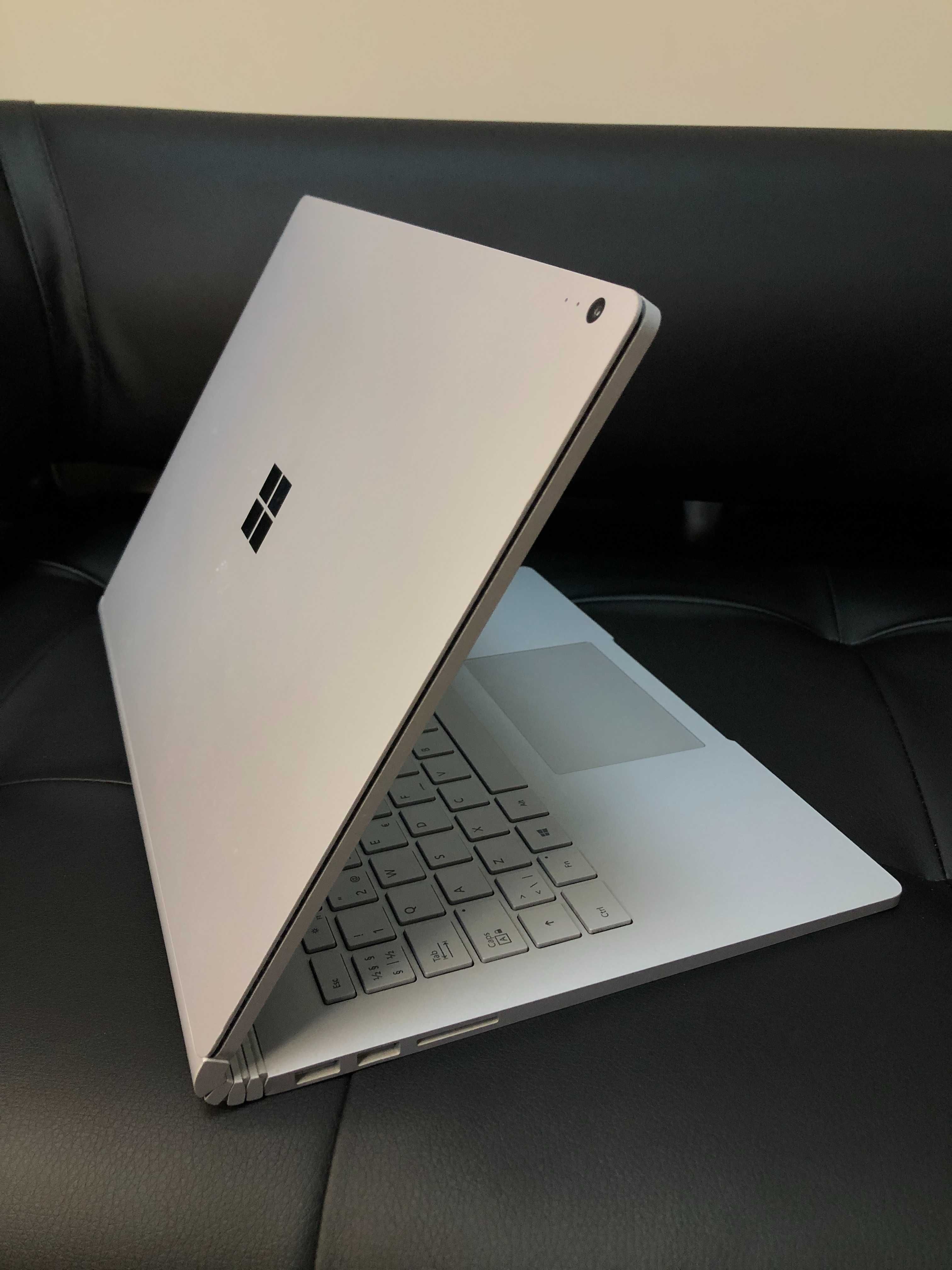 Ноутбук Microsoft Surface Book 2/13.5"3К/i5-7/8GB/256GB/ГАРАНТІЯ