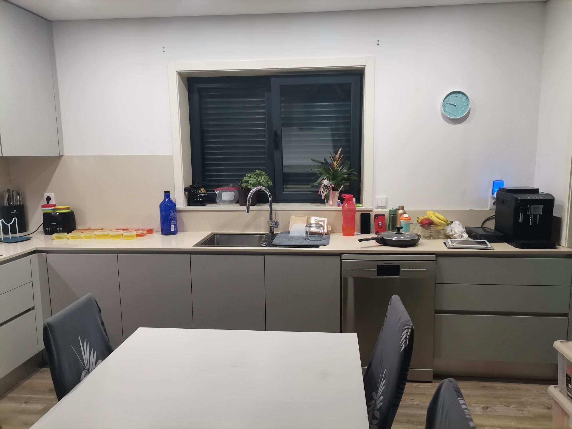 Vendo Moveis cozinha completa com pedra