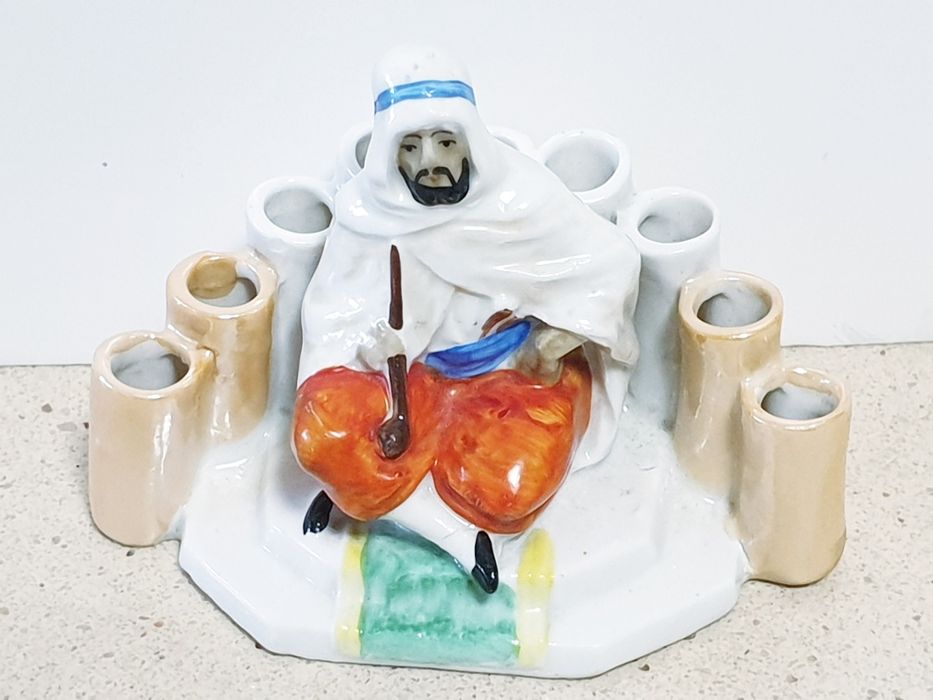 Raro antigo suporte figurativo para cigarros em porcelana alemã