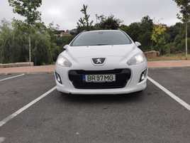 Um belíssimo Peugeot 308 e-hdi muito económico, bem conserva do.