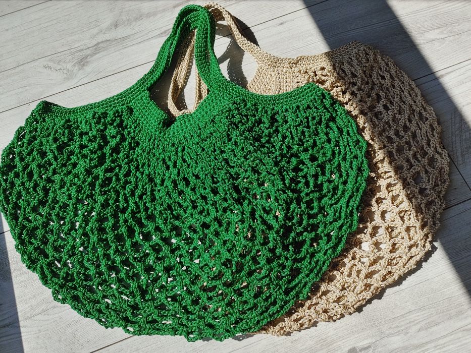 Zielona siatka na szydełku w stylu PRL, wytrzymała i pojemna