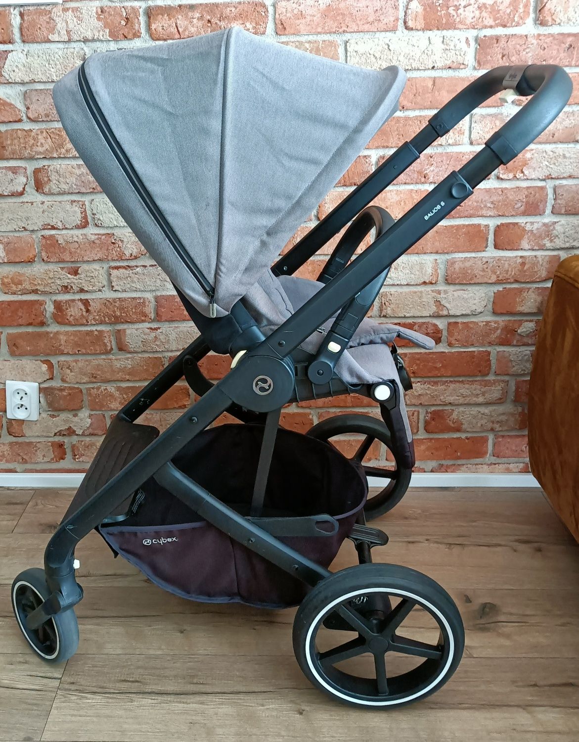 Wózek gondola i spacerówka 2w1 cybex balios s w kolorze Soho Grey