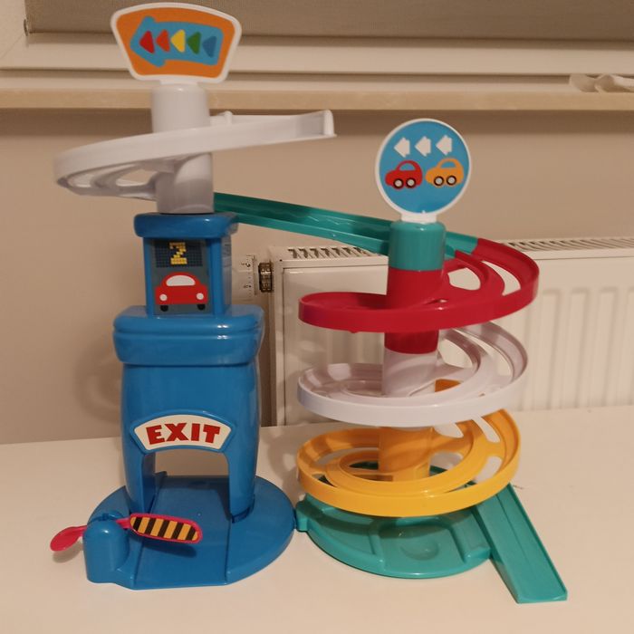 Zjeżdżalnia dla autka