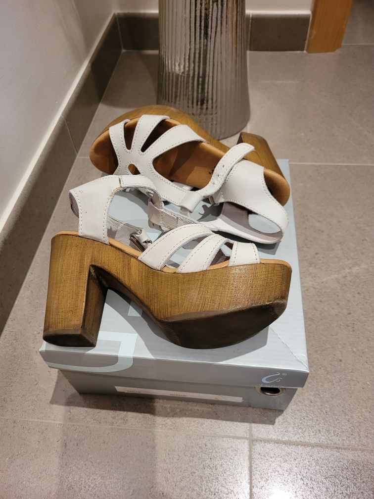 Botas senhora brancas