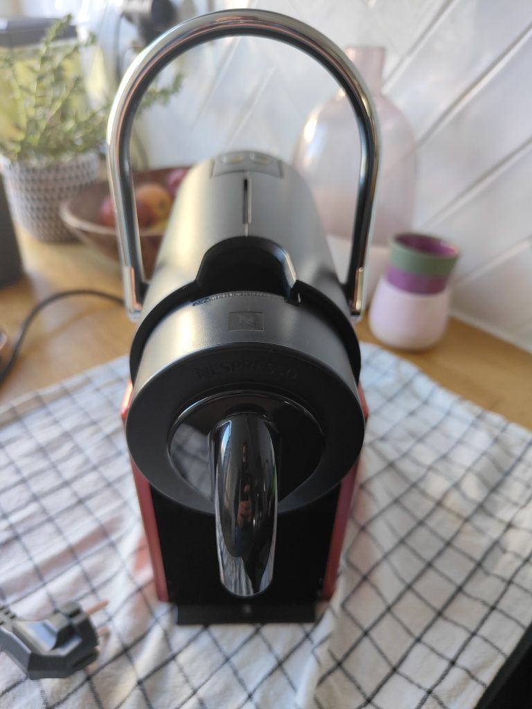 Maquina de café NESPRESSO D61