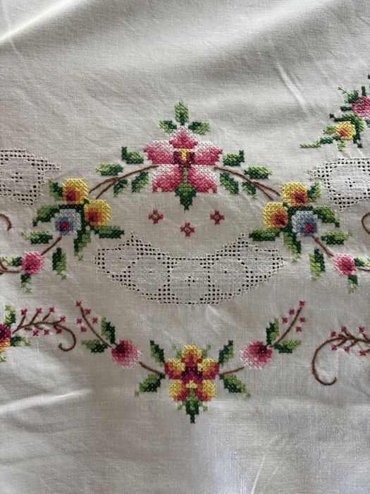 Toalha de mesa ponto cruz feito à mão 248x160