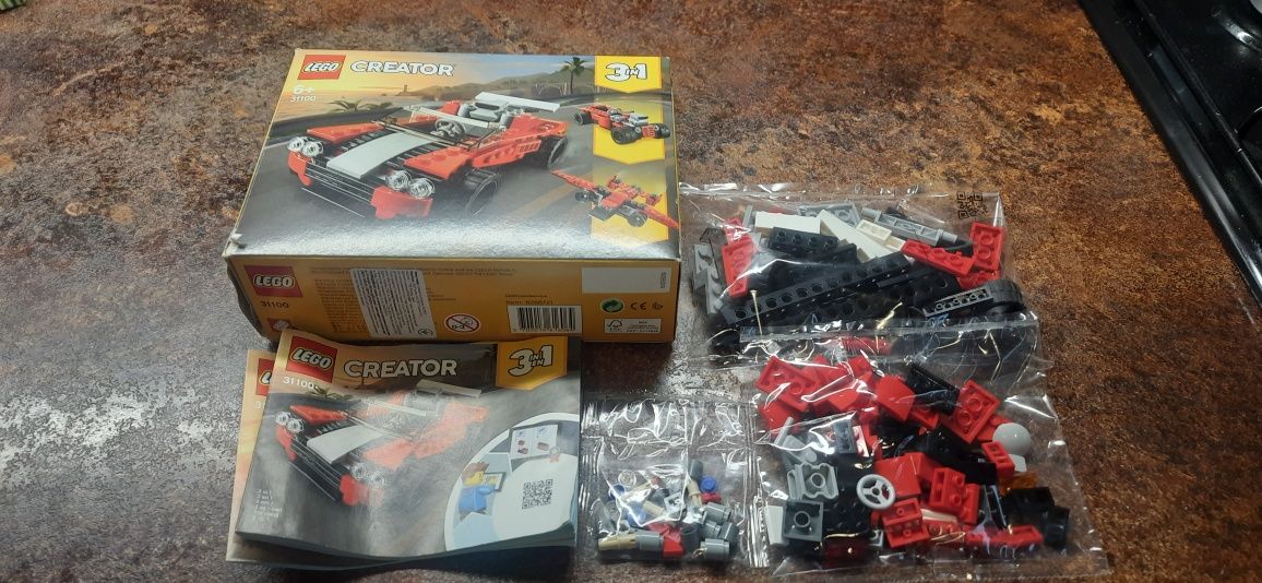 Конструктор LEGO Creator, спортивне авто, 3 в 1, (31100), 136 дет.