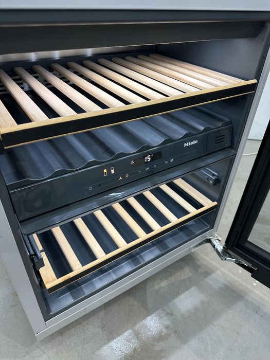 Винна шафа Miele KWT6322 UG під стільницю