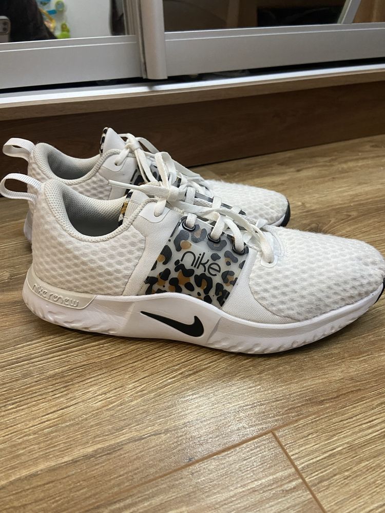 Кросівки Nike renev