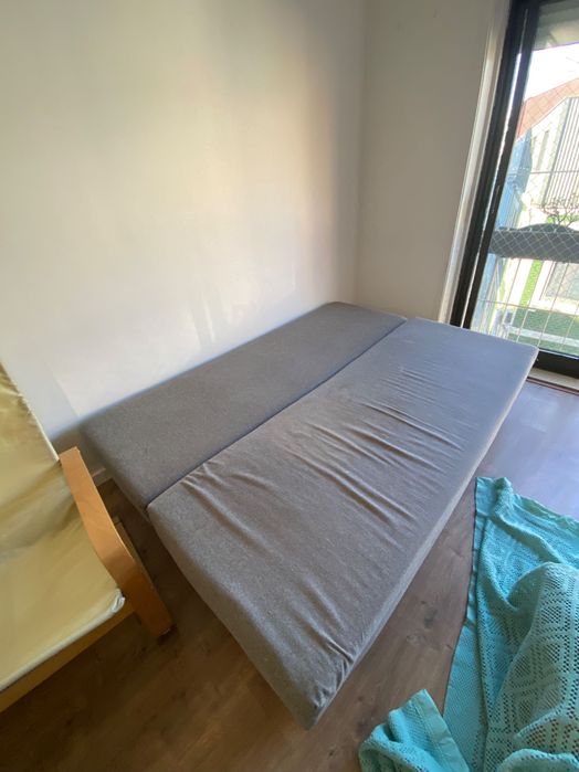 Sofa Cama com sinais de uso mas utilitário