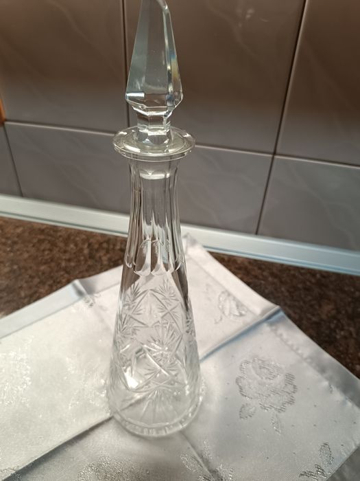 Штофи.Графини.Набори для напоїв.Порцеляна.Кришталь.