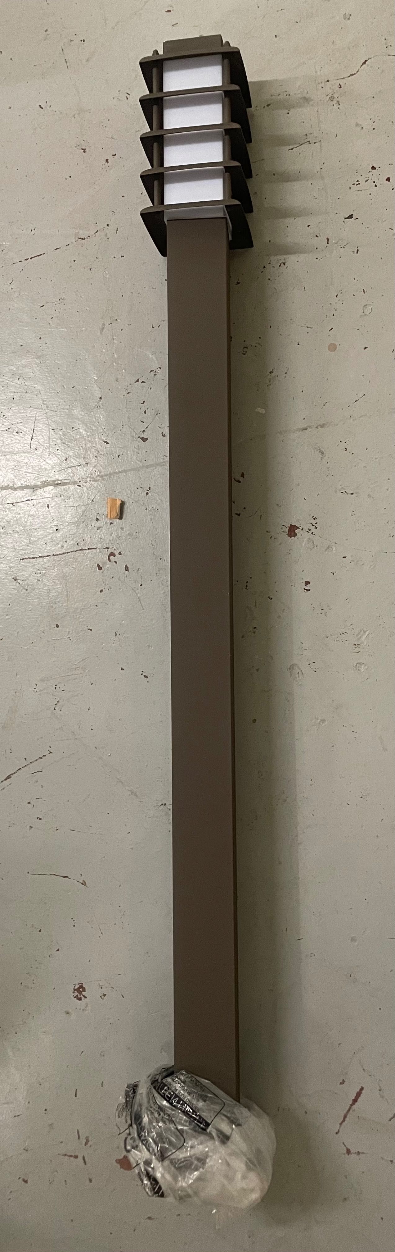 Candeeiro de pé para exterior