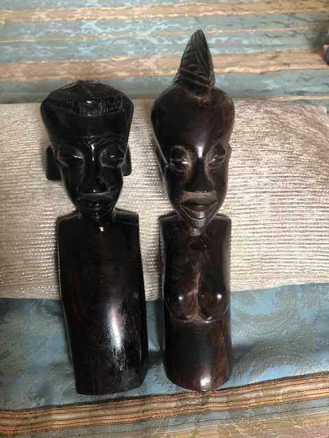 Esculturas artesanais africanas madeira maciça pau preto dos anos 60