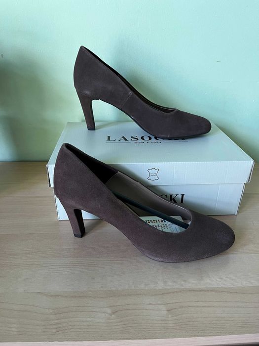 Czekoladowe, zamszowe czółenka