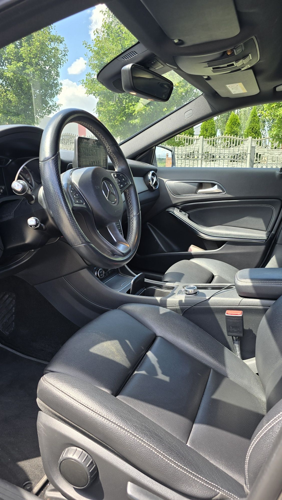 Mercedes-Benz GLA 4matic BOGATA WERSJA NOWE OPONY• 184 KM • 2017