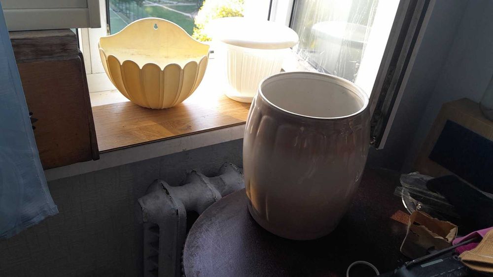 Горшки самоувлажняющиеся глубокие и керамика  разные дешево