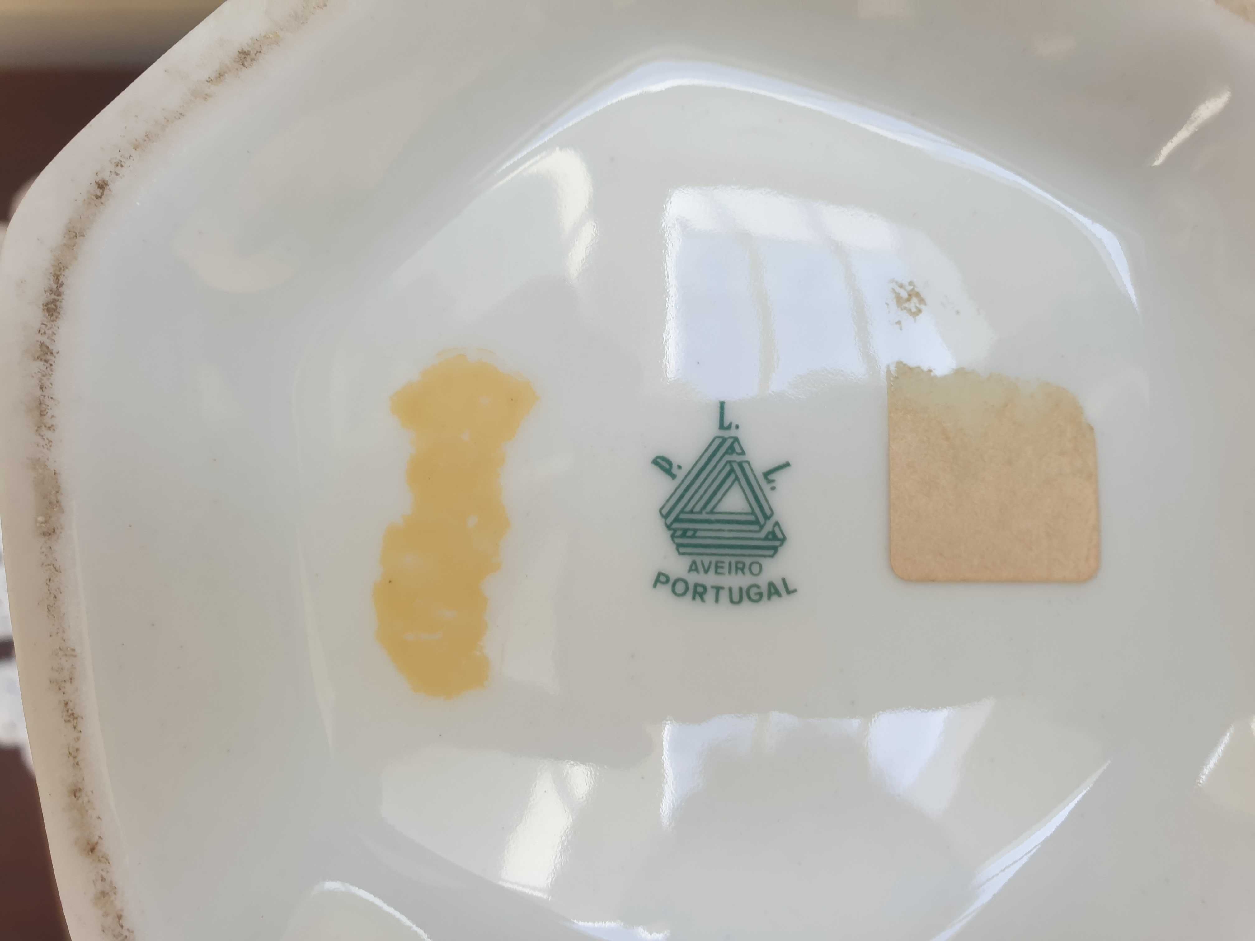 Pote de porcelana da PLL Aveiro pintado á mão