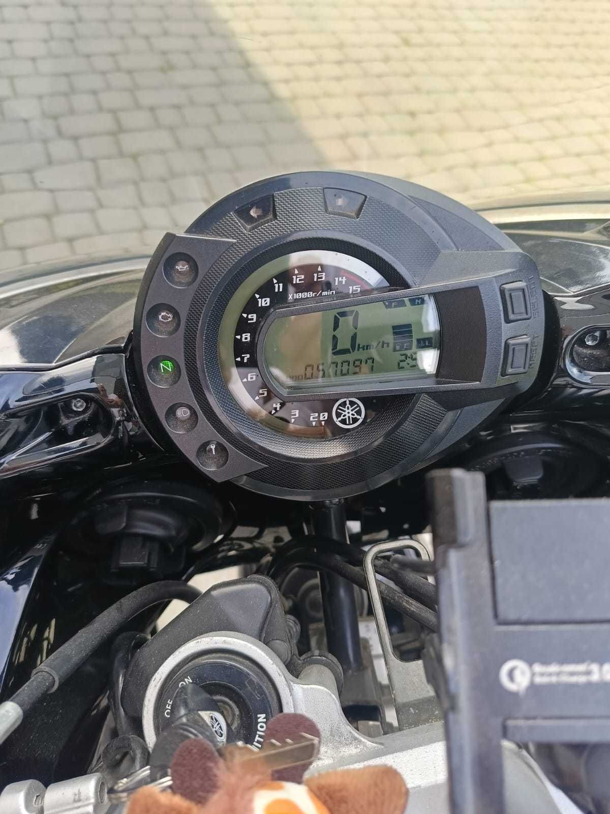 Motocykl Yamaha Fazer 2004