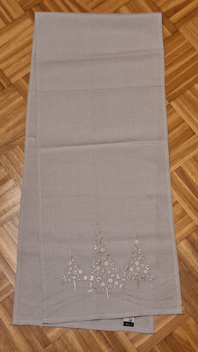 Bieżnik Zima elegancki nowy