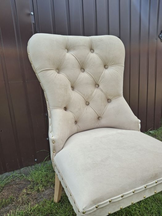 Krzesło Maddam pinezka złota