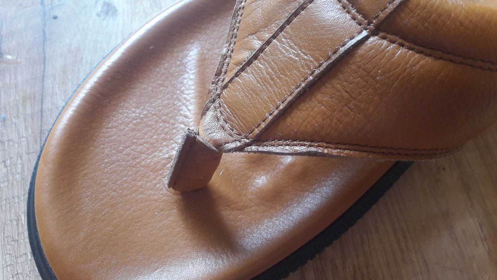 Шлёпки кожаные мужские через палец. Турция