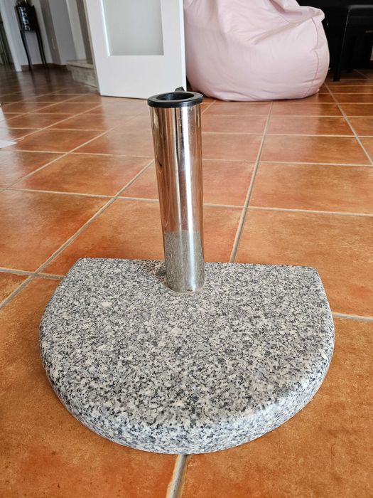 Base em granito e aço inoxidável para chapéu de sol