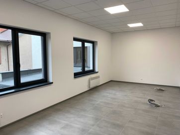 Lokal usługowo-biurowy 34 m2 Zgierz Centrum przyłącza pod stomatologię