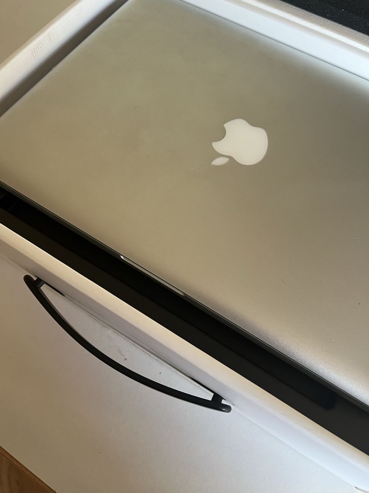 MacBook 13 inch, late 2008 - a funcionar