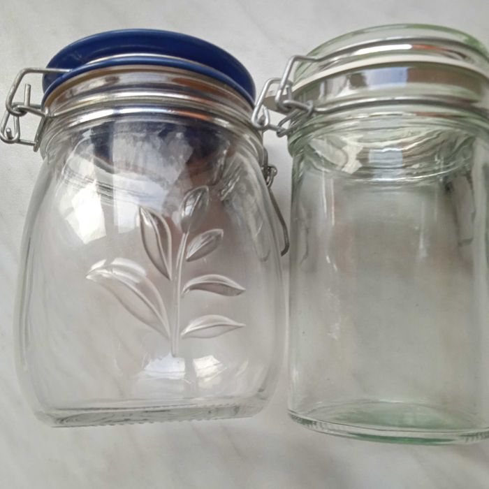 Słoje szklane z uszczelką  gum. zamykane met. klamrą - 2 szt.