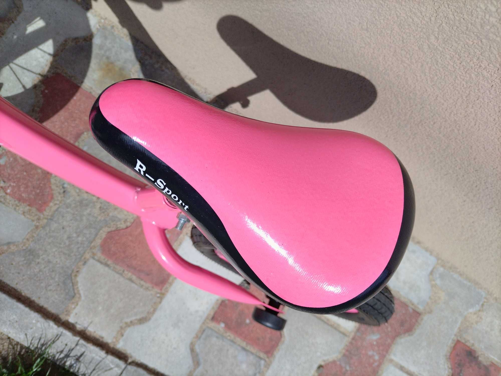 Różowy roweryk biegowy dla dziewczynki