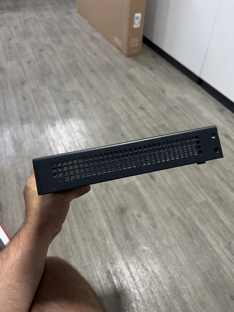 Защищенный маршрутизатор для сетей Gigabit Ethernet, Cisco 891