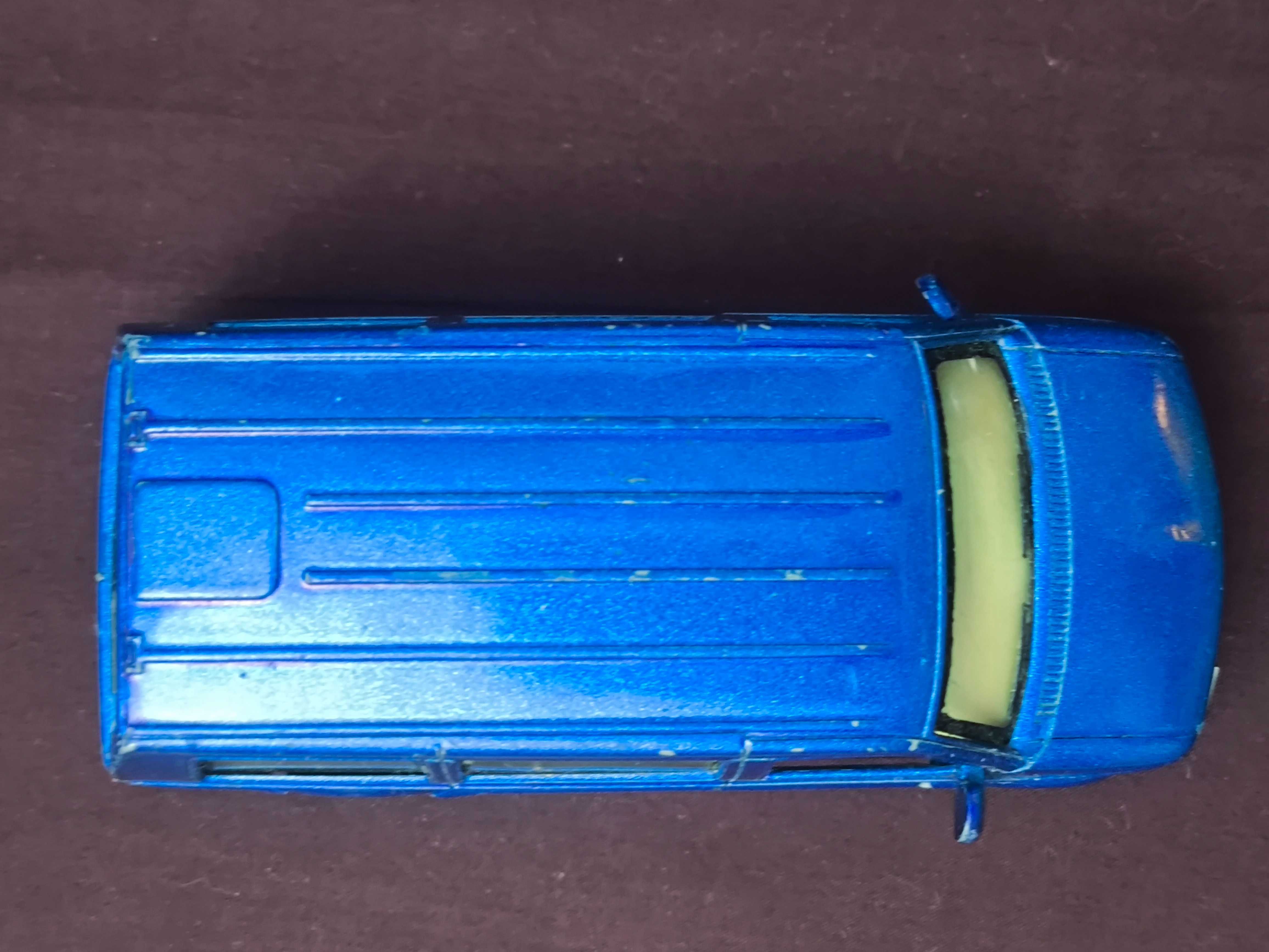 Машинка инерционная Astro Van 2001 1:38 Kinsmart Синяя