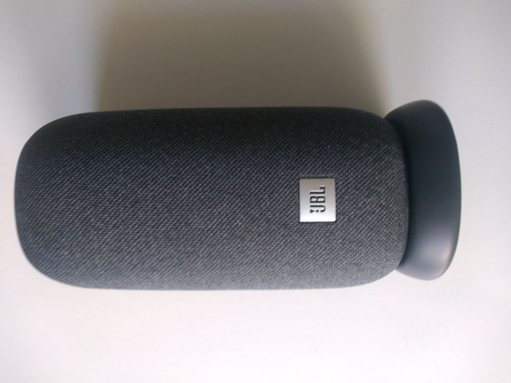 Głośnik JBL z podstawką