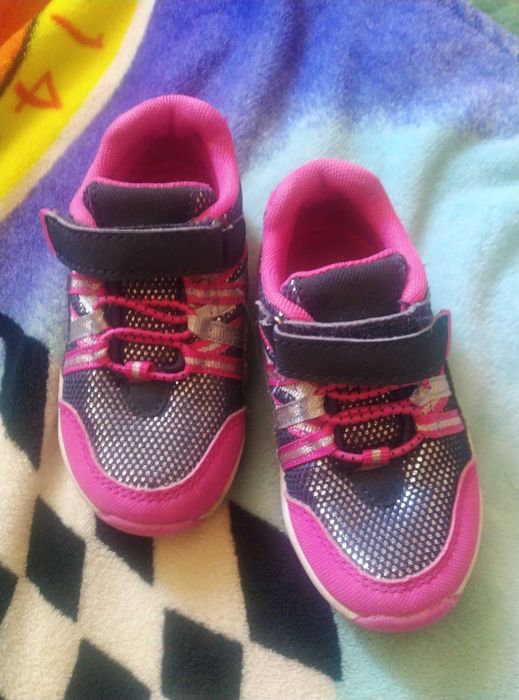 кроссовки на девочку р 24