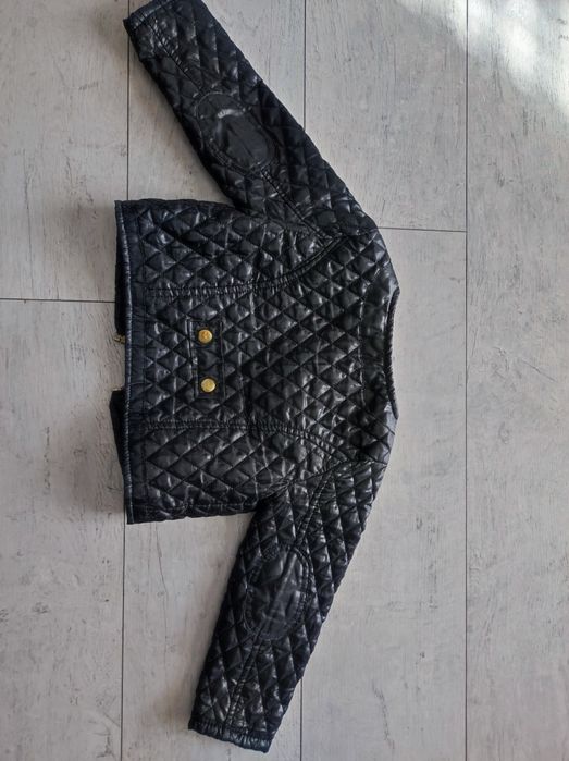 Czarna pikowana kurtka, ramoneska