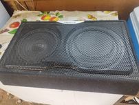 Hertz EBX F25.5 900W  płaski sub za kanapę