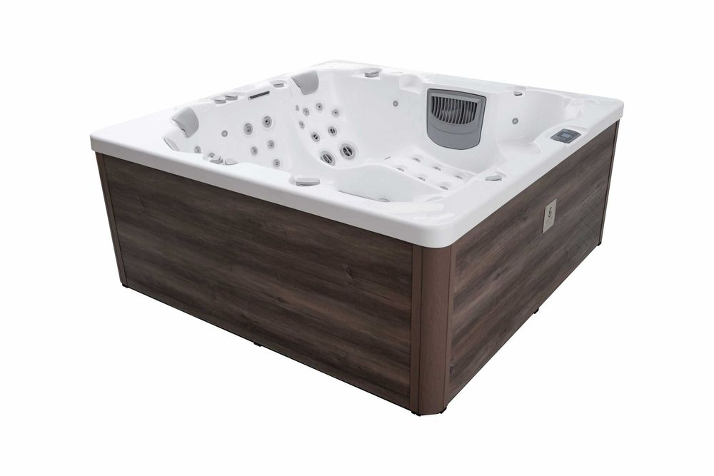 Jacuzzi FROST KÖLD ECO już w Polsce– pompa ciepła + 86 dysz