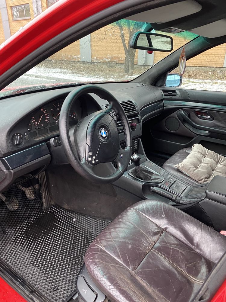 Продам BMW E39 523I