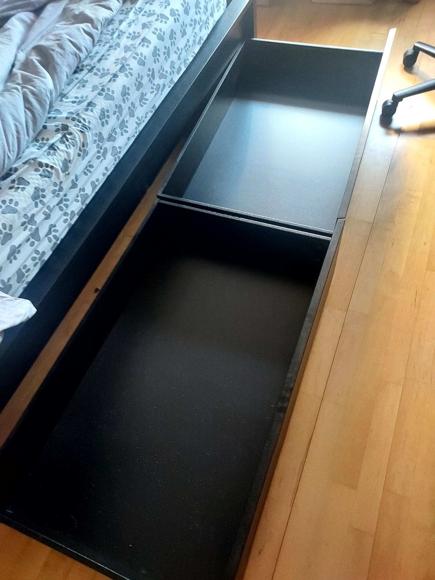 Cama solteiro com cabeceira , 2 gavetas  de arrumação