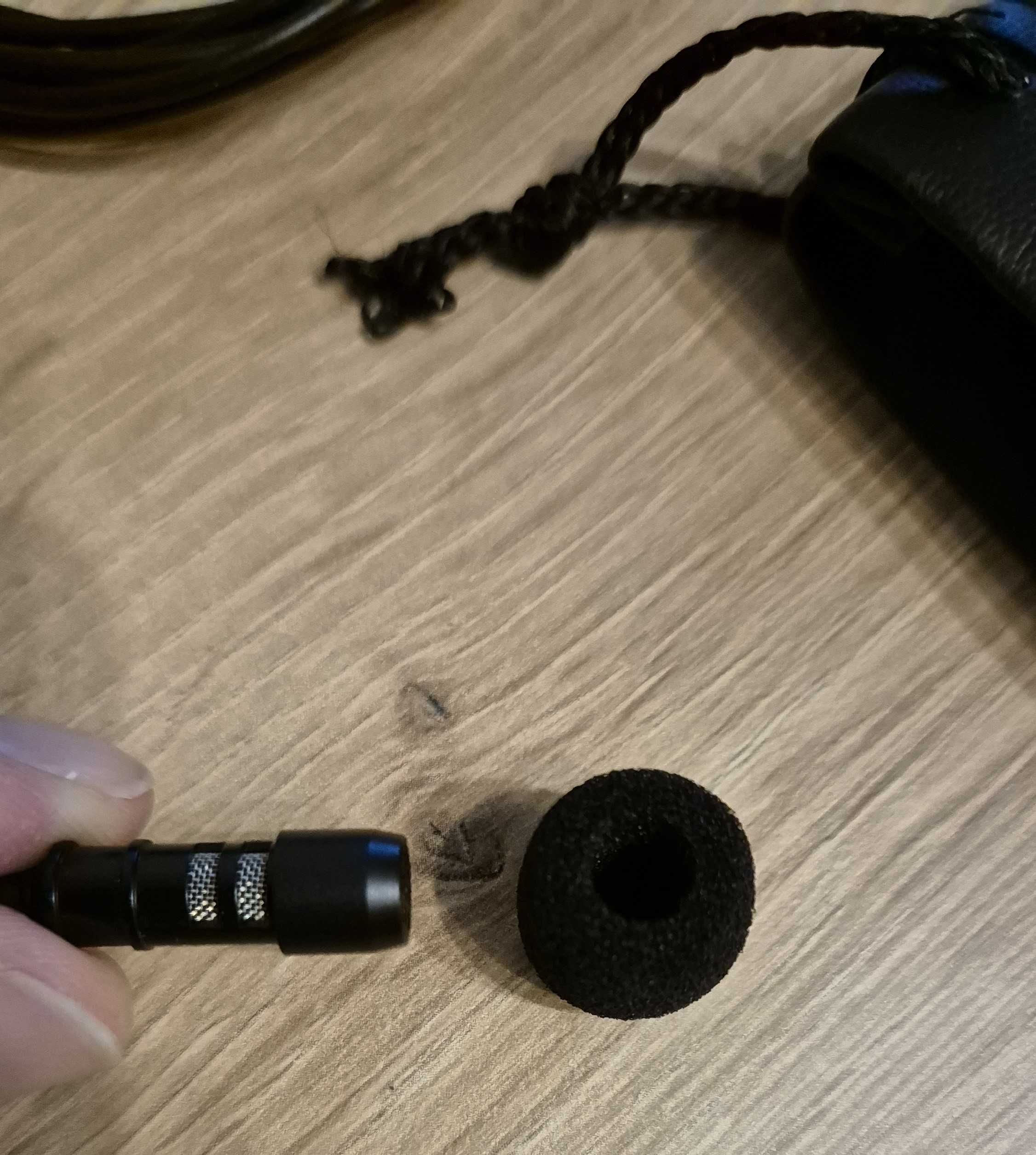Mozos mikrofon do komputera lub laptopa krawatowy mały 4-pin z rzepem