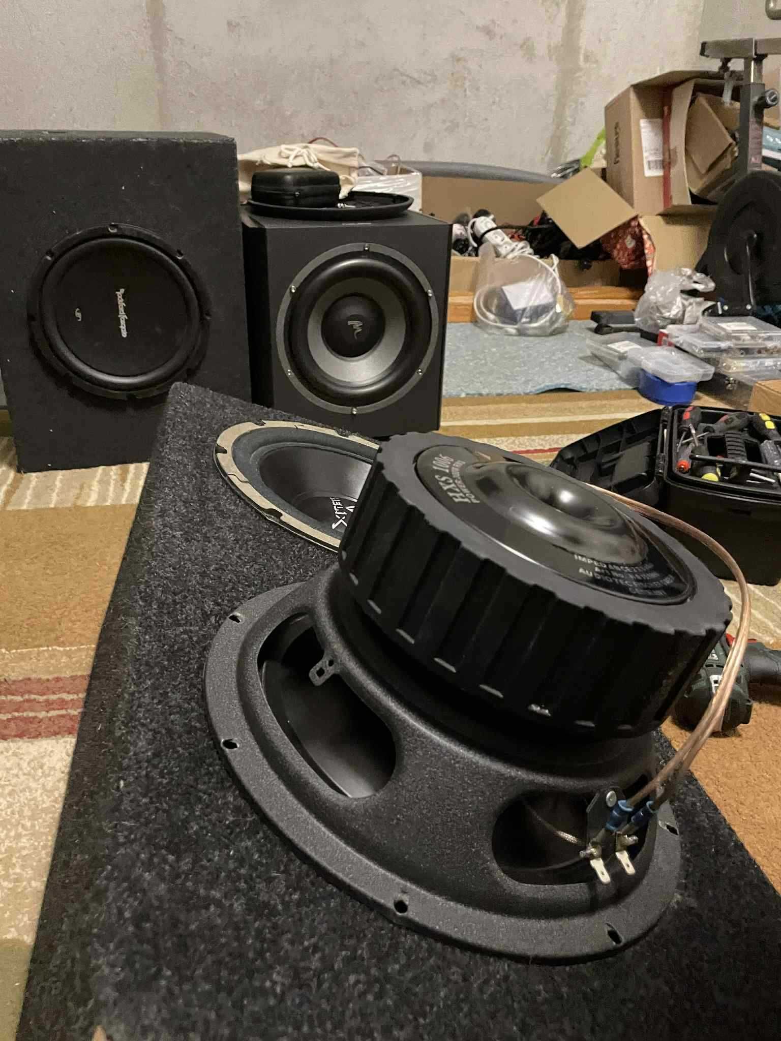 podwójna skrzynia, subwoofer basowa HELIX HXS 1006 2x300 W RMS 2x6 ohm