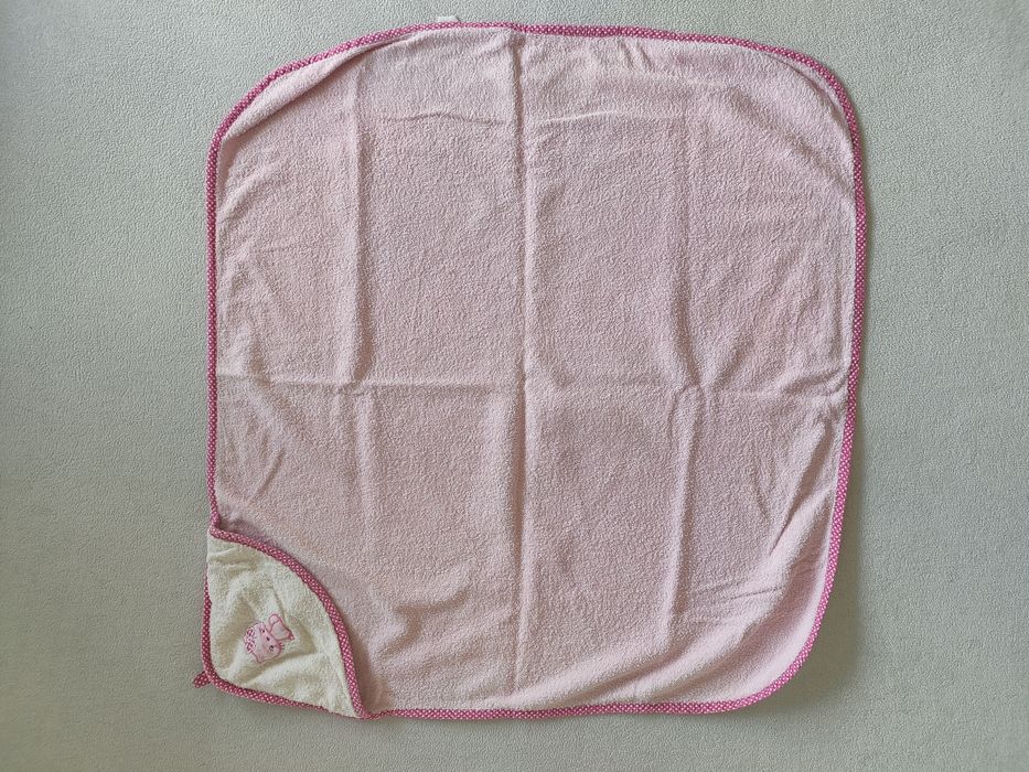 Ręcznik niemowlęcy większy 90x83cm kotek z Rossmanna duży