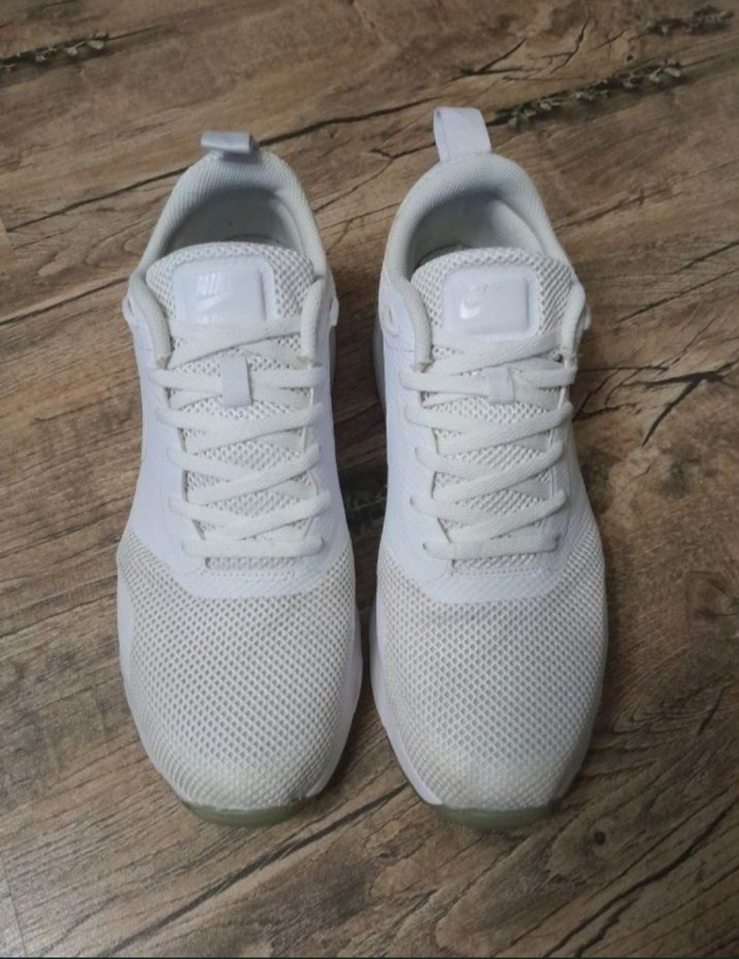 Кросівки Nike Air Max Tavas 42.5р в см 27.2