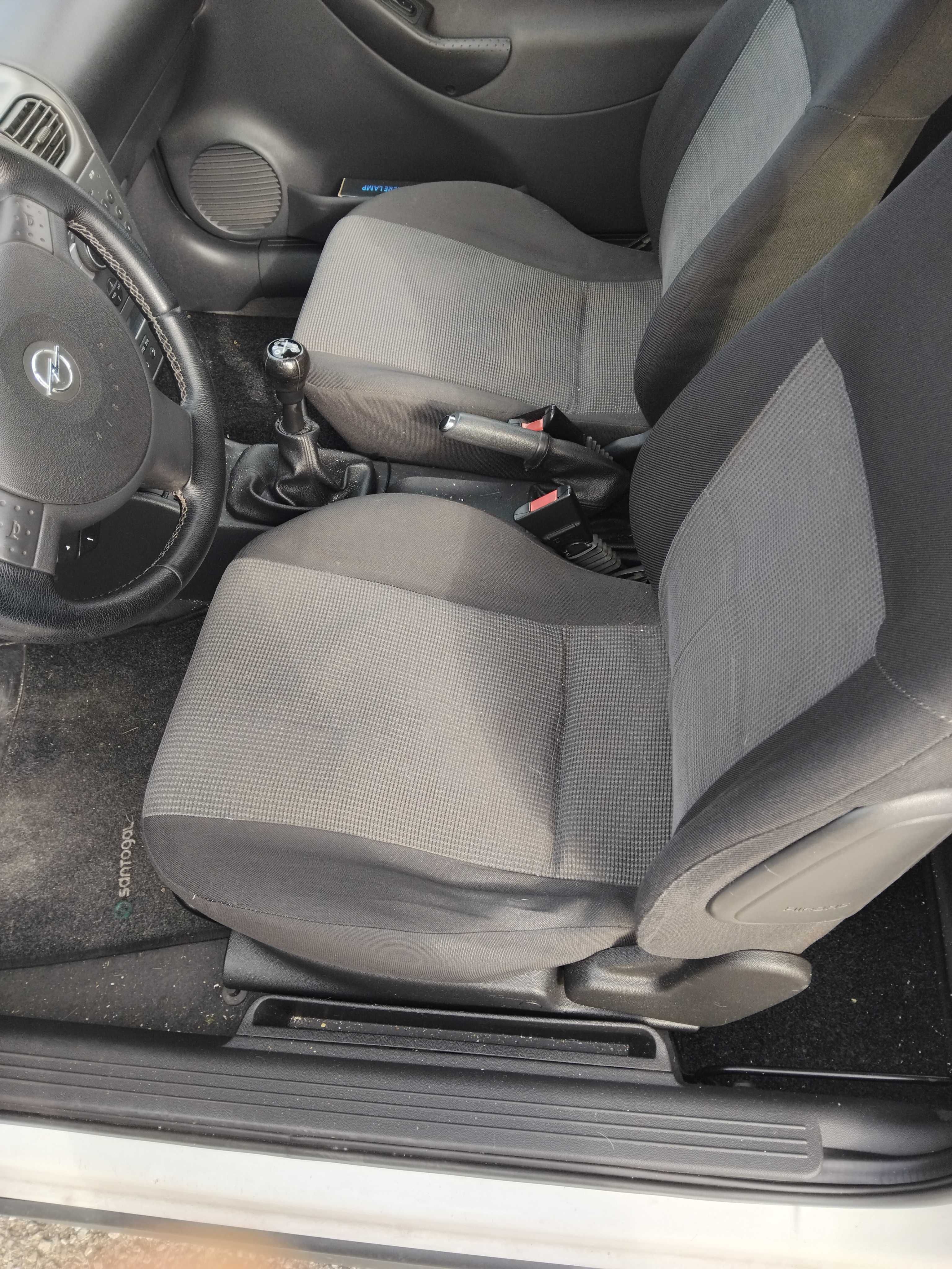 Opel corsa 1.3 cdti 150mil  klm