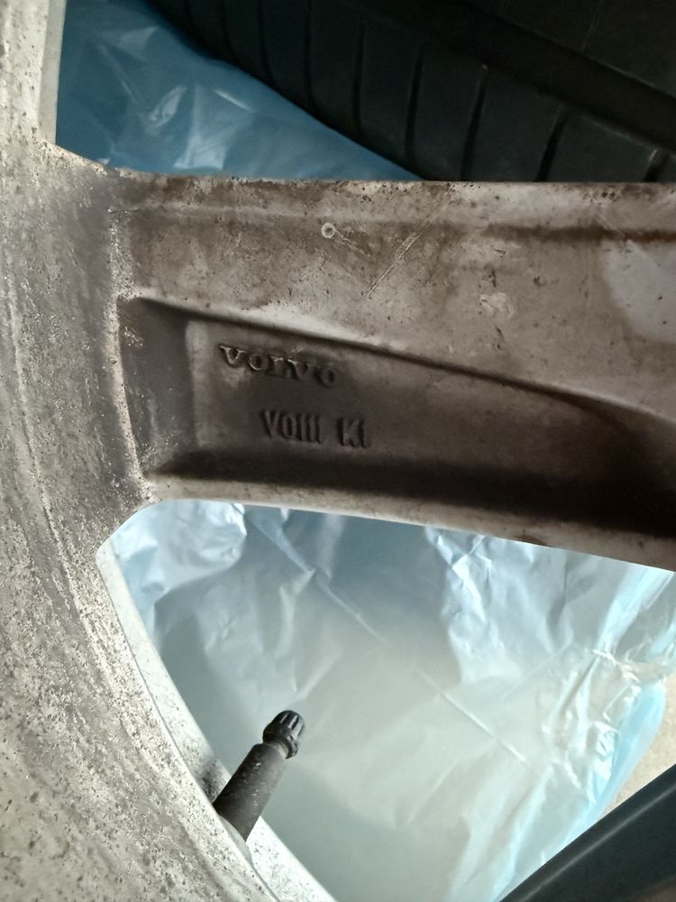 Koła alufelgi 19 cali volvo xc90 opony zimowe - komplet
