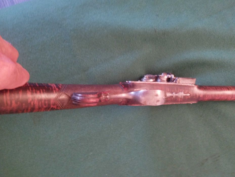 Espingarda de caça francesa de pederneira do final do século XVIII.